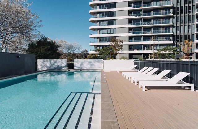 Pristine 2-Bed Apartment with Pool and BBQ