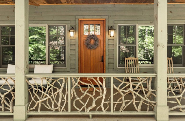 Pristine 4-Bd HVL/Flat Rock Retreat w/Stream on 2 Acres