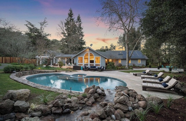 Private 1+ acre, Bocce, New Heated Pool and Hot Tub