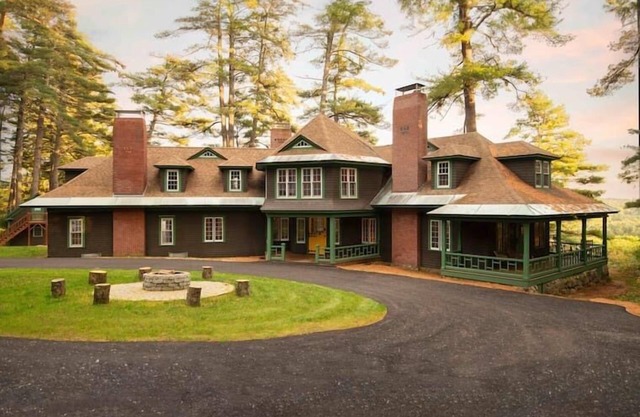 Private 10BR Estate on 60 Acres, Sleeps 20, Trails, Pond, Chef-Ready Kitchen