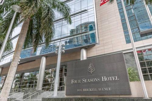 Private 1BR Condo at Four Seasons