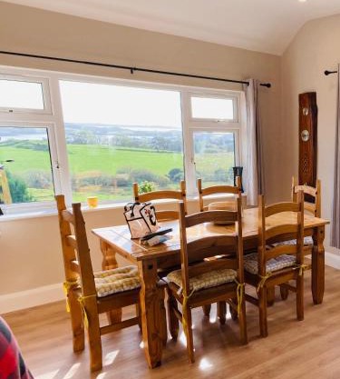 Private 3 bedroom house ideal for family & friends