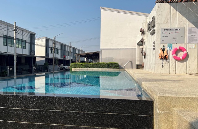 Private 3 bedrooms Townhouse in Nonthaburi Full privacy, no shared indoor spaces