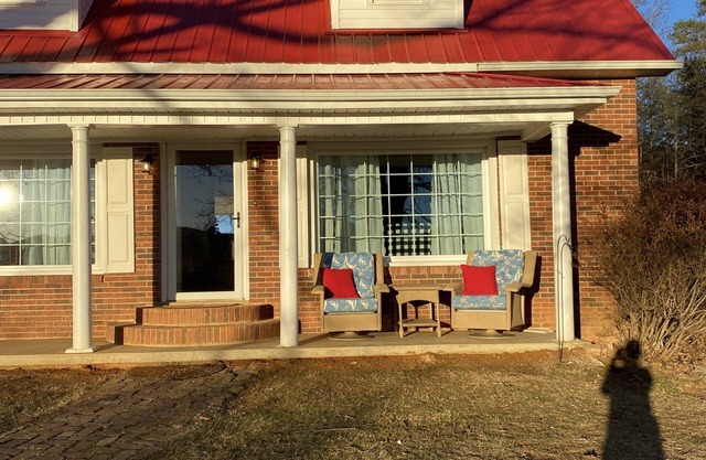 Private 30 acre 100 year old farm house w/firepit and hiking.