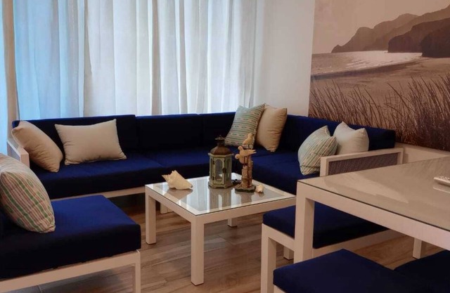 Private Access to the Beach-Wifi-Pool-BBQ-Gozebos-Gardens