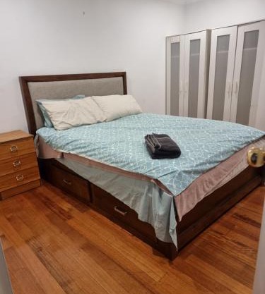 Private and big room with 2 beds Clarinda