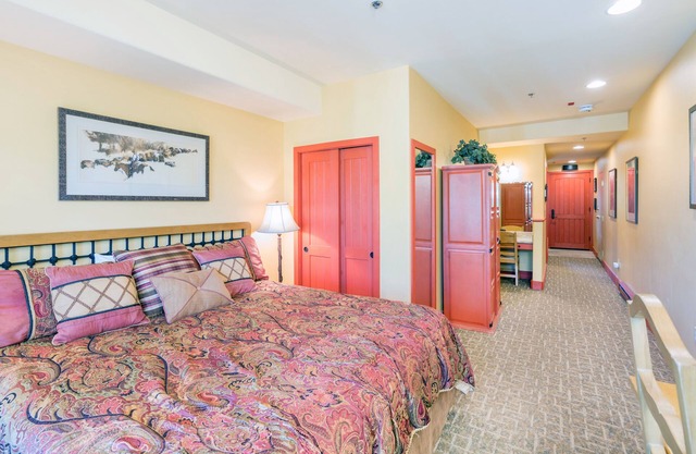 Private and Clean Lock-Off Room With King Bed, Extra Amenities