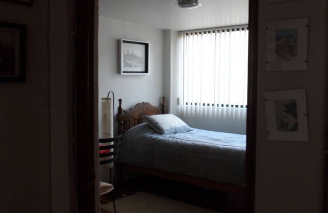 Private and furnished bedroom with private bathroom in a spacious apartment near Coyoacan.