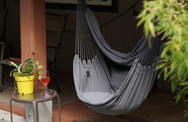Private and peaceful studio in Cedar/Yellowpoint area.