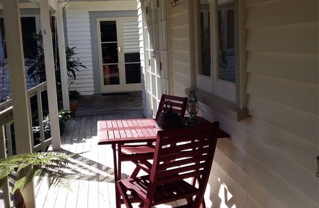 Private and Peaceful Kingfisher Paradise Cottage