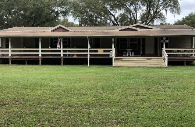 Private and peaceful pet friendly farm stay for the whole and extended family.