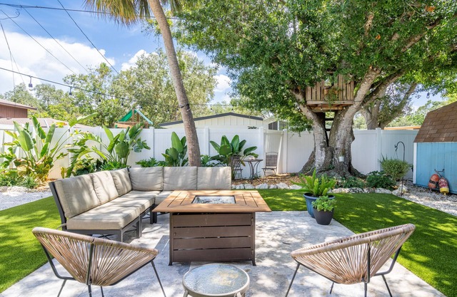 Private Apartment in Sarasota, Near Pinecraft, Beaches & Downtown