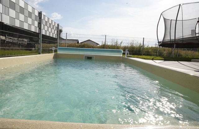 Private Bavarian Forest bungalow with heated pool