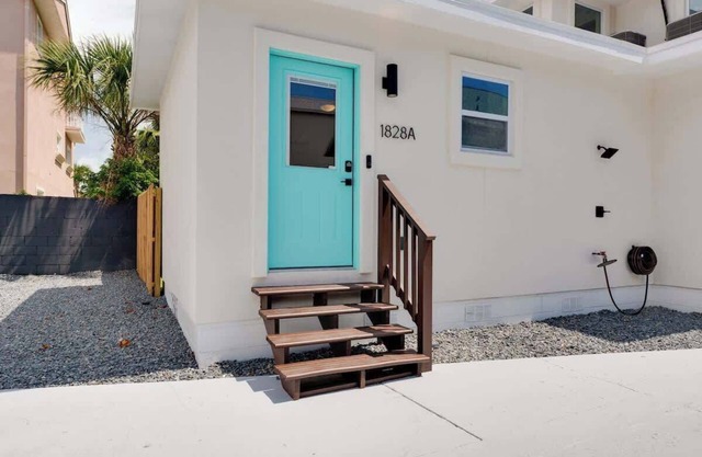 Private beach studio apartment