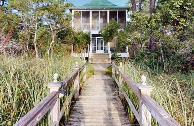 Private Beach Cottage In A Beautiful Resort