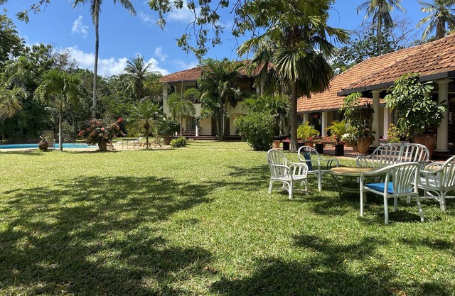 Private Beachfront Home w/Own Pool and Jetty, Stunning Sea Views & Private Bay