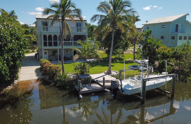 Private Boat Ramp & Free Kayaks! Tropical Home on Canal By Tampa Bay