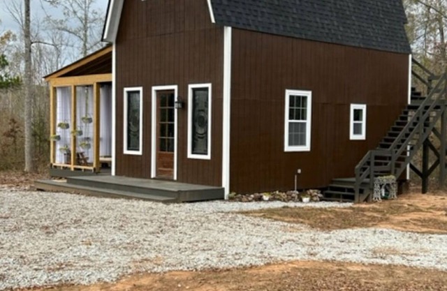Private Bungalow near Covingtons Mystic Falls