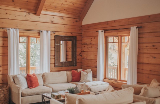 Private Cabin getaway, located on 16 acre property. (Pet Friendly!)