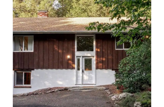 Private cabin - Hot Tub, Fireplaces, 5 min to mtn.