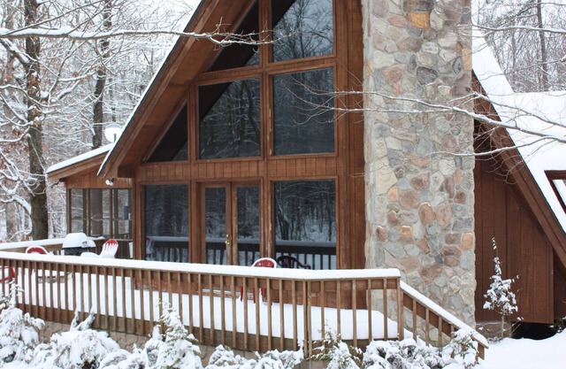 Private Cabin Nestled and Bordering the Otting Tract WMA On Lookout Mt.