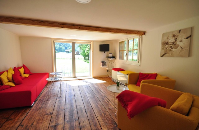 Private chalet. Amazing views. Enclosed garden, safe for children with BBQ