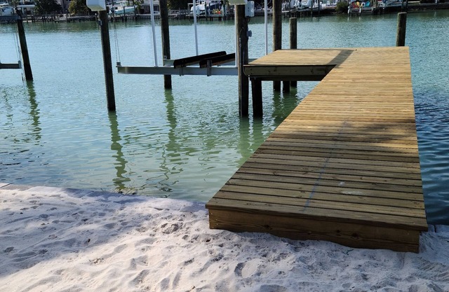 Private Charming Waterfront House - Walk To Beautiful Sunset Beach
