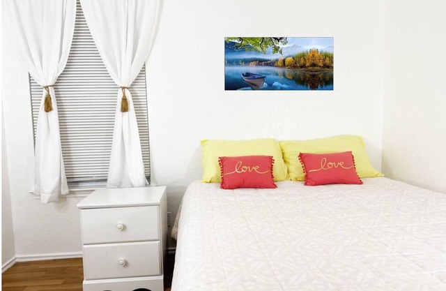 Private Comfort Bedroom with WiFi, AC in welcoming San Antonio