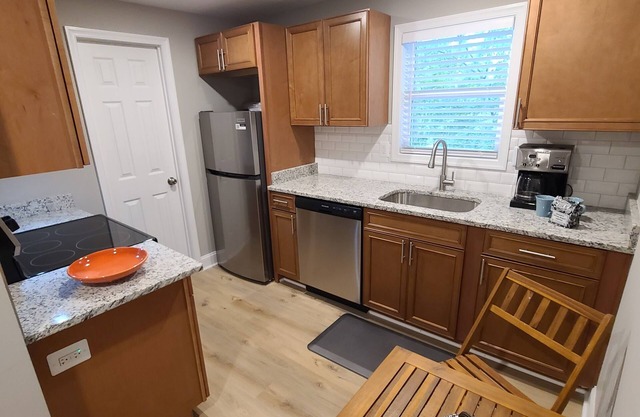 Private Cottage in quiet Annapolis Bay Front Community