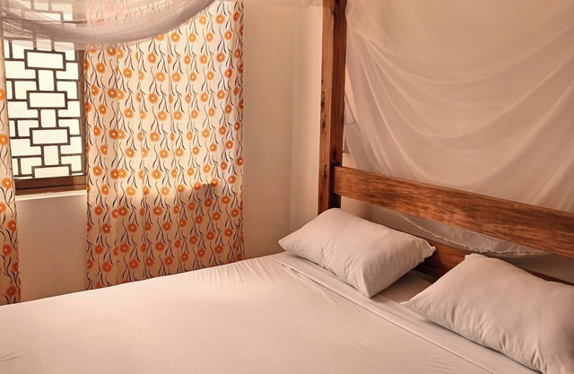 Private Cottage with Beach Access Watamu