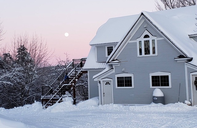 Private Country House with History, Wi-Fi, Jetted Tub, 5 BR