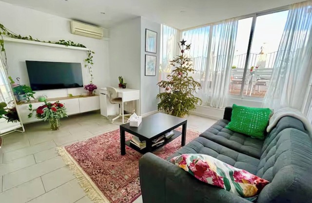 Private cozy central flat in prime Bcn location