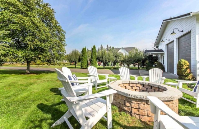 Private/detached cottage in farmhouse setting, close to endless recreation