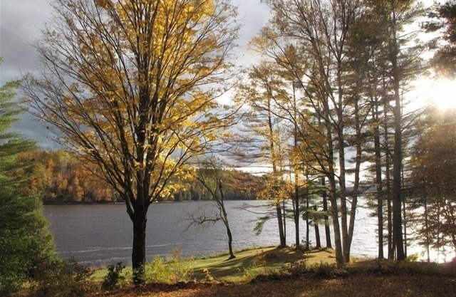 Private Elegant Waterfront Home, 4 Acres, Views! Fam Friendly!