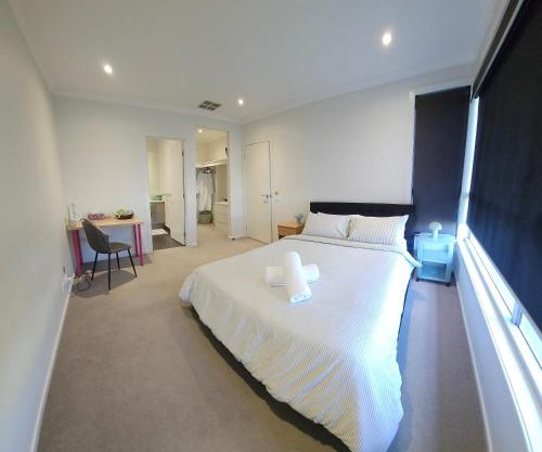 Private Ensuite - Homestay near the Airport