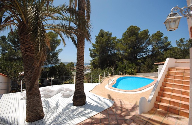 Private Villa with Pool, only 400m from Cala Gracio Beach