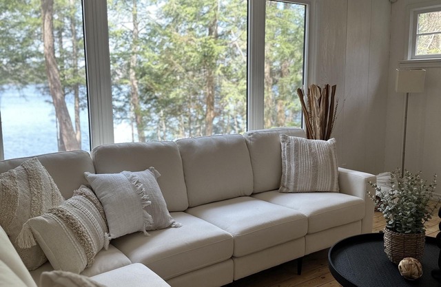 Private escape with over 200 feet of lakefront on Stewart Lake!