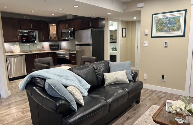 Private Executive Suite -fully furnished-Fort Langley, British Columbia
