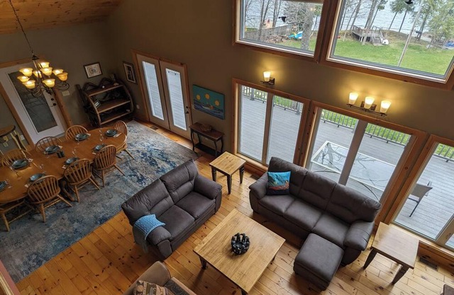 Private Family Friendly Waterfront House on Pristine Lake with Hot Tub & Sauna