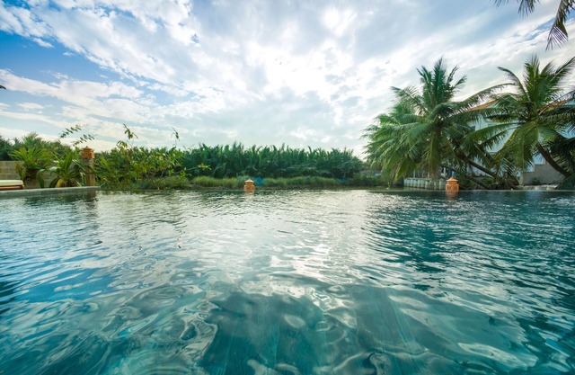 Private Family Rooms with 2 bedrooms including 3 beds at Lakeview Villa Hoi An