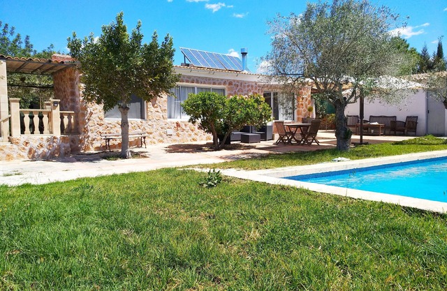 Private farm, wifi, private pool, barbecue, 13 minutes from the beach