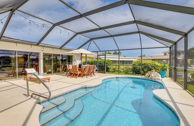 Private Fishing Dock: Waterfront Palmetto Home!
