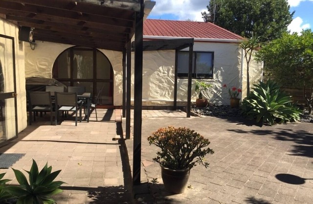 Private fully fenced getaway $125-$400/night