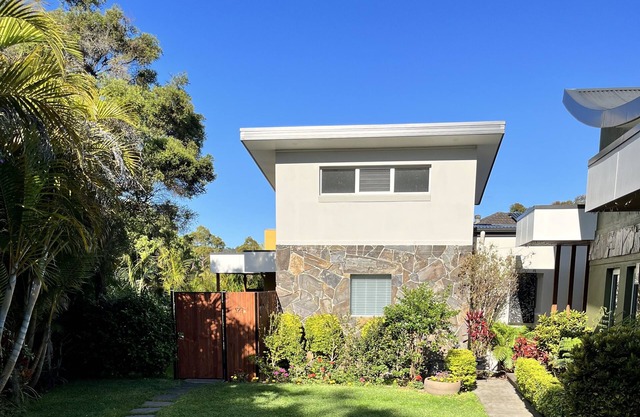 Private Garden Oasis near Beaches & the Lake