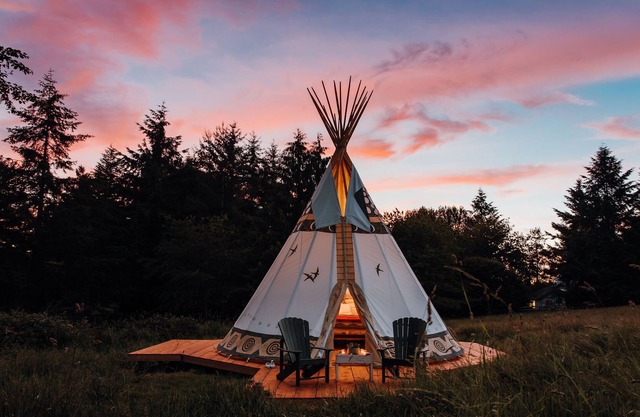 Private Glamping Tipi and Airstream