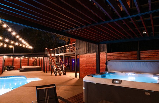 Private HEATED Pool & Hot Tub; Fire Pit; Gameroom
