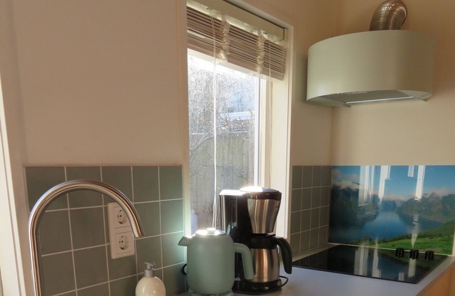 Private holiday home with Hot Tub at 2 km from the beach and at Middelburg & Vlissingen!