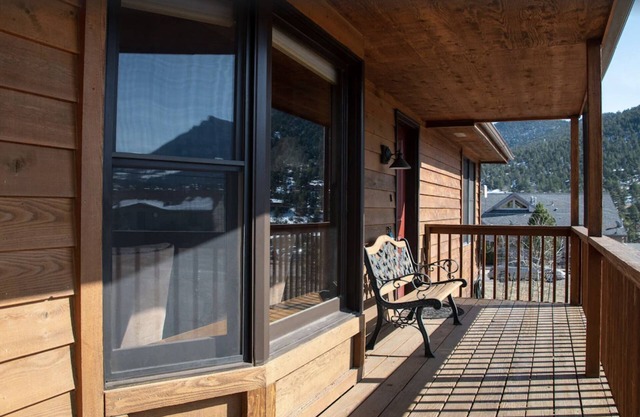 Private home close to downtown- 2 bedrooms 2 bath