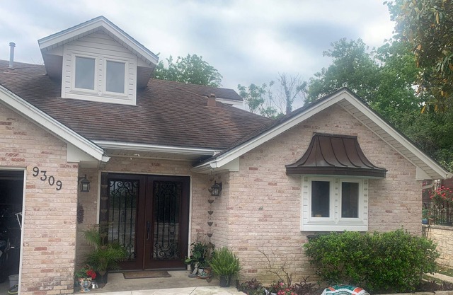 Private Home in a quiet neighborhood. 3 miles from the domain.