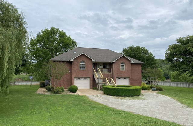 Private home on the bank of the White River
